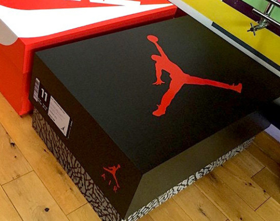 giant-jordan-inspired-sneaker-storage-box-00