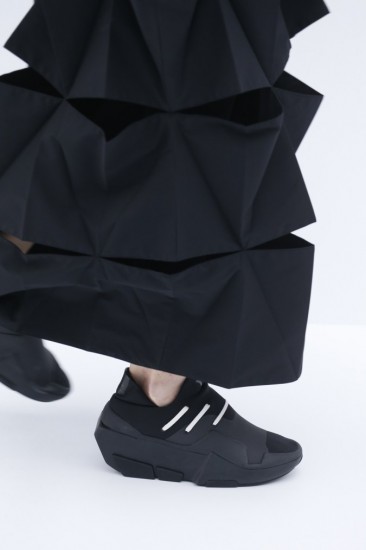 y-3-2017-spring-summer-footwear-collection-first-look-9