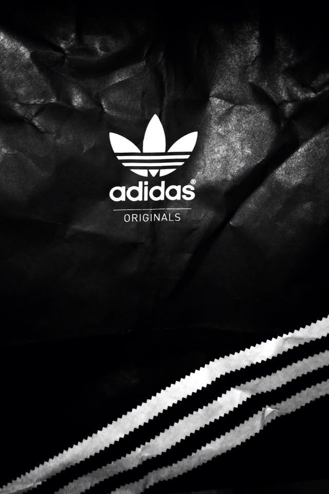 Адидас поет песню. Adidas одежда 2022 чёрная. Agc003 adidas. Адидас 240. All Blacks adidas Originals 2005.